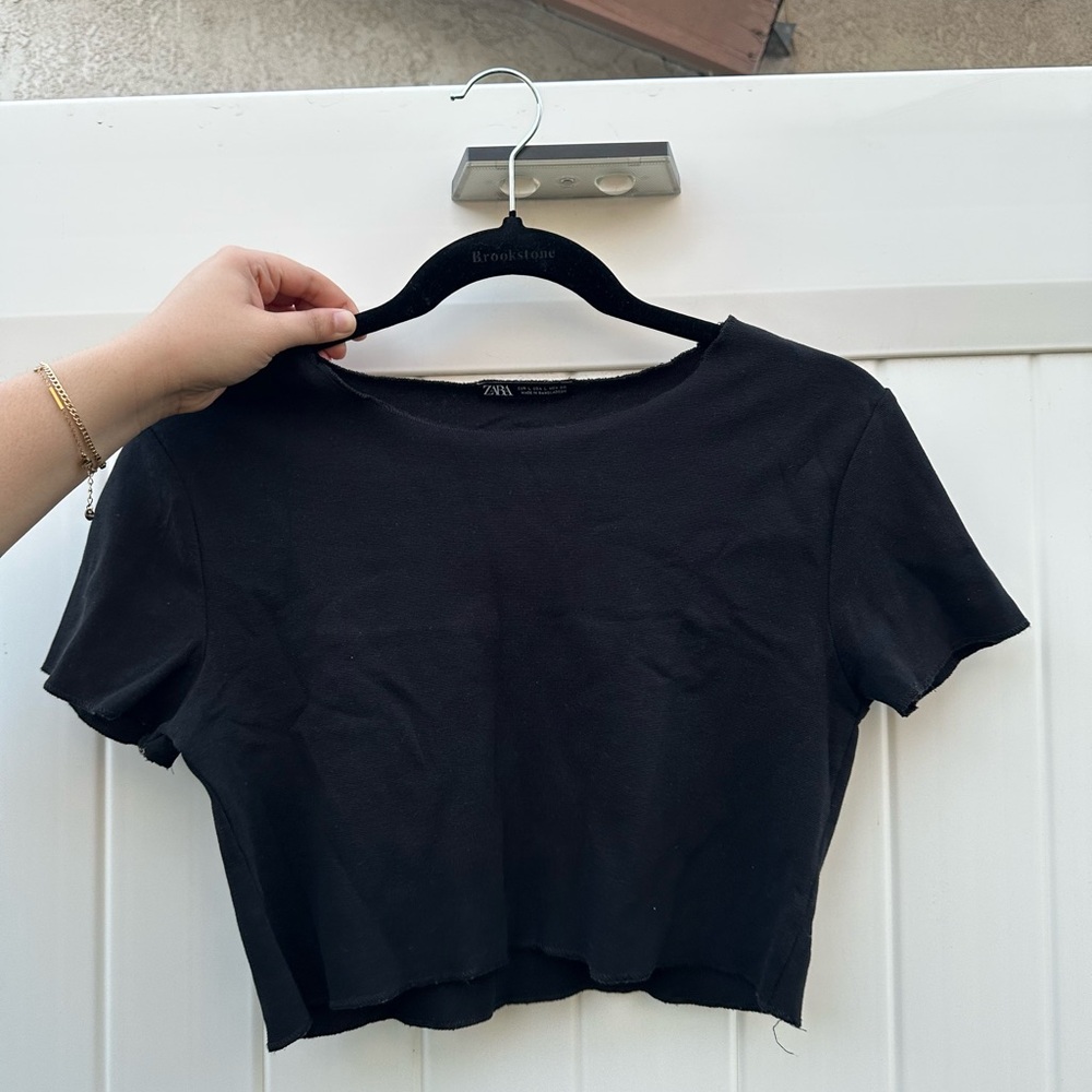 Zara Black Cropped Crewneck Tee - Short Sleeve